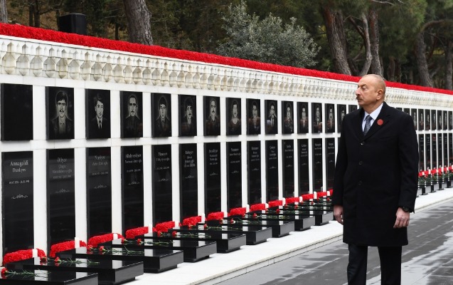 İlham Əliyev və Birinci xanım Şəhidlər Xiyabanını ziyarət edib İlham Əliyev və Birinci xanım Şəhidlər Xiyabanını ziyarət edib