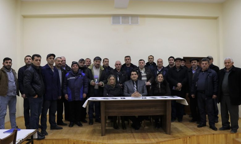 “Sən bizim səsimiz olacaqsan” – Yaşlı seçicidən Zaur Məmmədova dəstək 