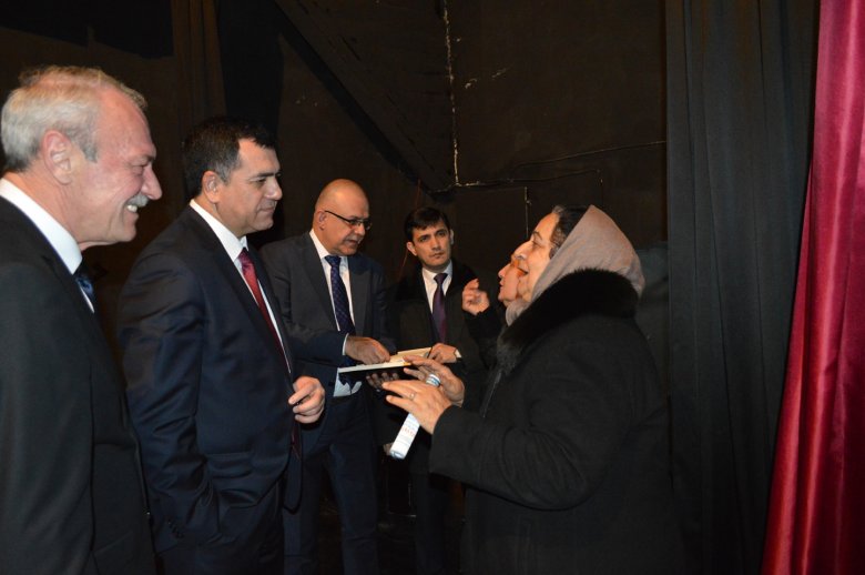 Qüdrət Həsənquliyev: “Pensiyalar artırılmalı, uşaqlara müavinətlər verilmədir”