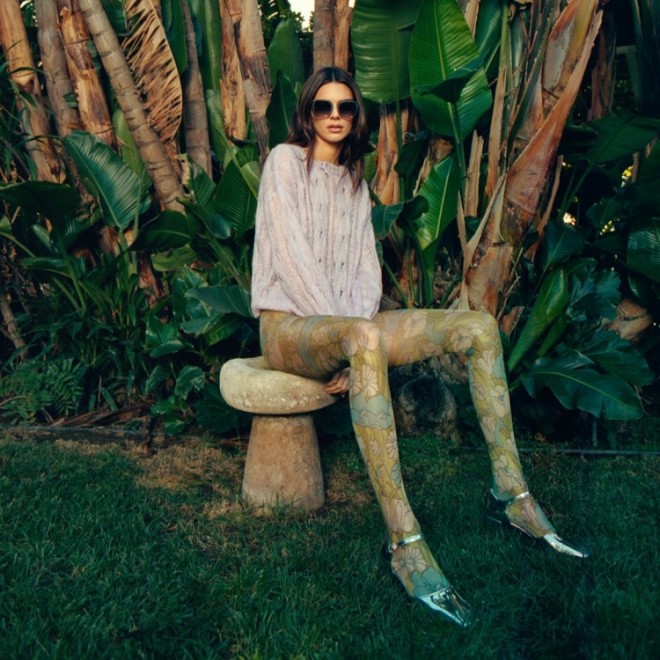 Model bacılar geyim markası üçün fotosessiya etdiriblər Model bacılar geyim markası üçün fotosessiya etdiriblər