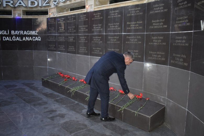 Vüqar Bayramov Horadiz sakinləri ilə görüşüb Vüqar Bayramov Horadiz sakinləri ilə görüşüb