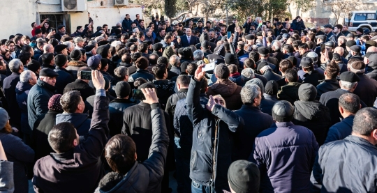 İqbal Ağazadənin görüşündə yenə izdiham yaşandı