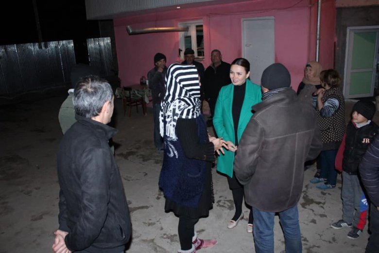 Şəhid ailələri Qənirə Paşayevanı dəstəkləyir - Bozalqanlıda görüş Şəhid ailələri Qənirə Paşayevanı dəstəkləyir - Bozalqanlıda görüş