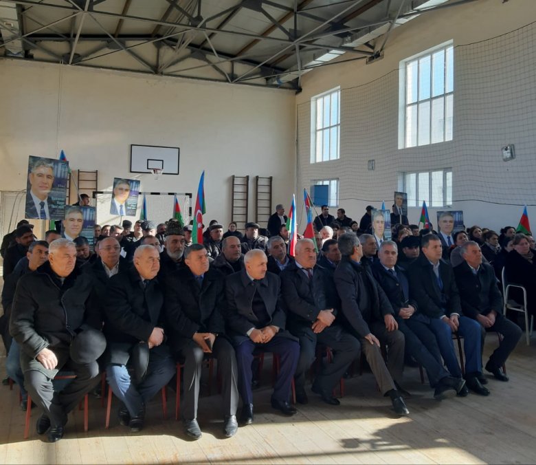 Vüqar Bayramov Füzulidə görüşlərini davam etdirir