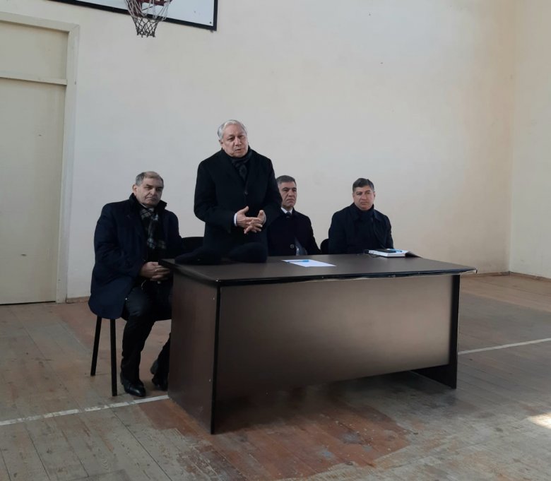 Vüqar Bayramov Füzulidə görüşlərini davam etdirir