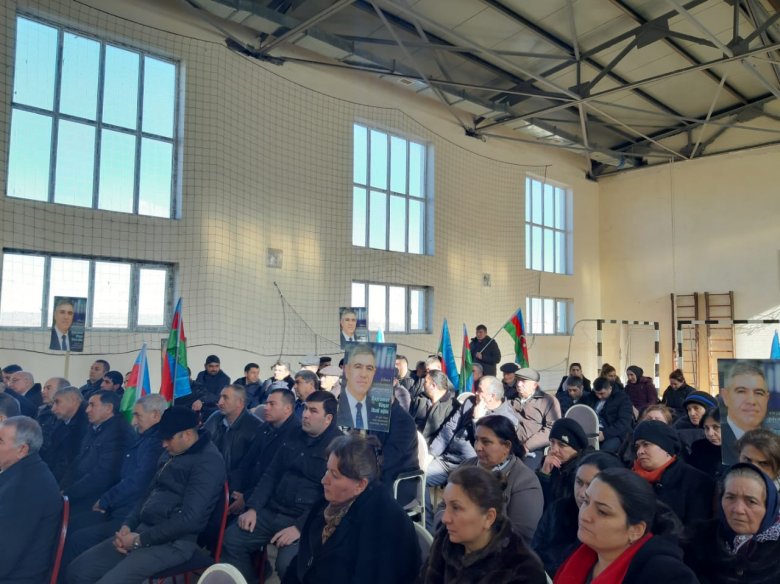 Vüqar Bayramov Füzulidə görüşlərini davam etdirir