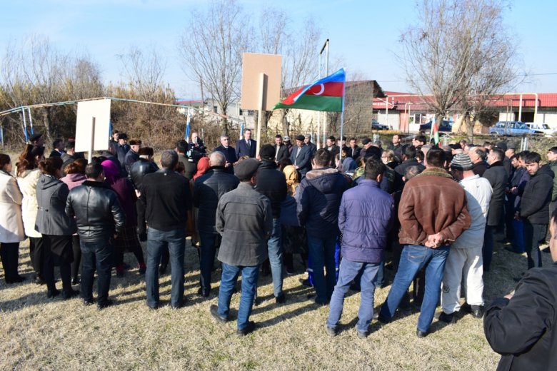 Vüqar Bayramov: “Millət vəkili xalqla hökumət arasında körpü olmalıdır”