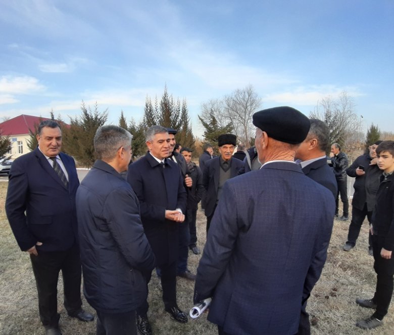 Vüqar Bayramov: “Millət vəkili xalqla hökumət arasında körpü olmalıdır”