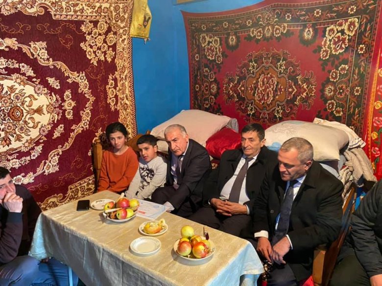 İqbal Məmmədov ona məktub yazan şagirdlərlə görüşüb İqbal Məmmədov ona məktub yazan şagirdlərlə görüşüb