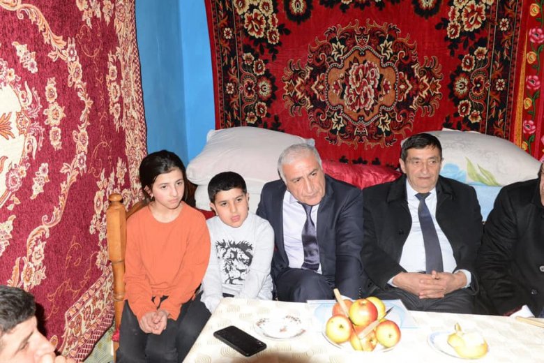 İqbal Məmmədov ona məktub yazan şagirdlərlə görüşüb İqbal Məmmədov ona məktub yazan şagirdlərlə görüşüb