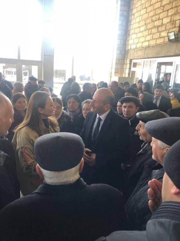 Qənirə Paşayeva: “Biz xalqın xidmətçiləriyik”