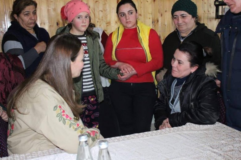 Qənirə Paşayeva: “Biz xalqın xidmətçiləriyik”