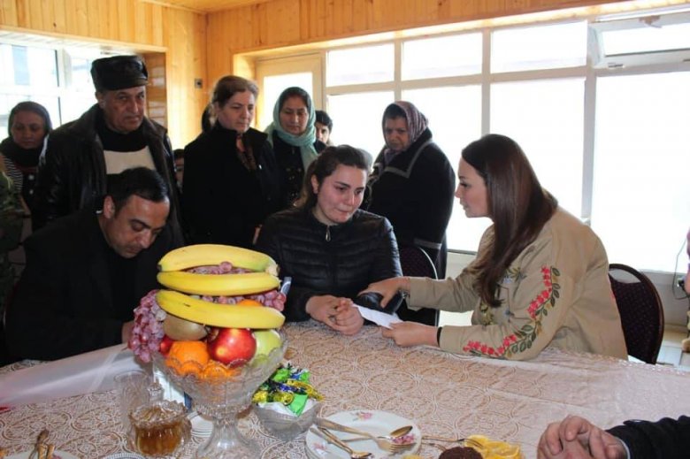 Qənirə Paşayeva: “Biz xalqın xidmətçiləriyik”