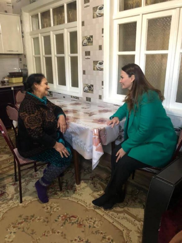 Qənirə Paşayeva şəhid ailələrini və müharibə veteranlarını ziyarət edib