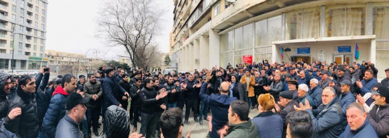 İqbal Ağazadənin kitabxanadakı görüşündə də izdiham yaşandı