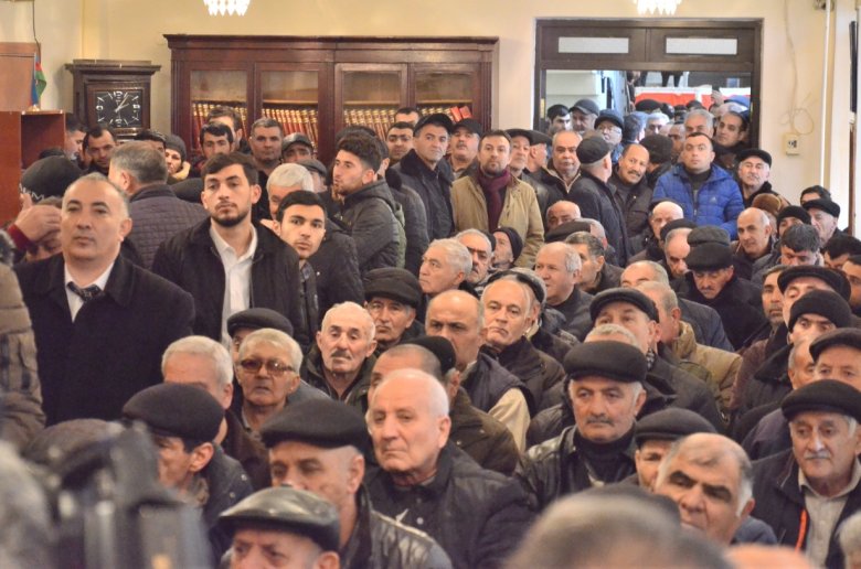 İqbal Ağazadənin kitabxanadakı görüşündə də izdiham yaşandı