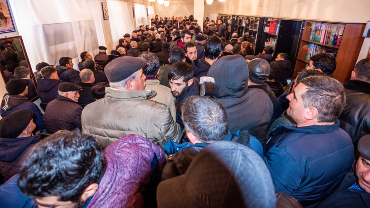 İqbal Ağazadənin kitabxanadakı görüşündə də izdiham yaşandı