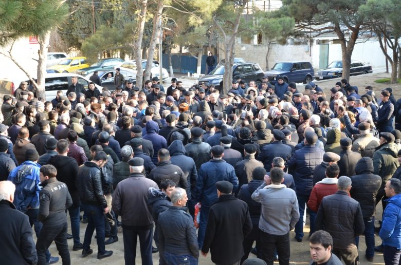 İqbal Ağazadə: “Parlamentdə xalqın sözünü deyən adam olmalıdır” İqbal Ağazadə: “Parlamentdə xalqın sözünü deyən adam olmalıdır”