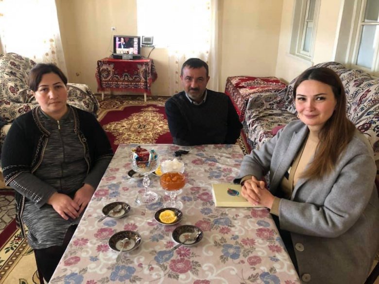 Qənirə Paşayeva doğulduğu kənddə seçicilərlə görüşüb