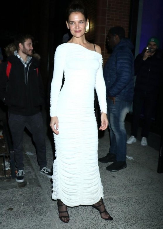 Məşhurlar mükafatlandırma mərasiminə qatılıb