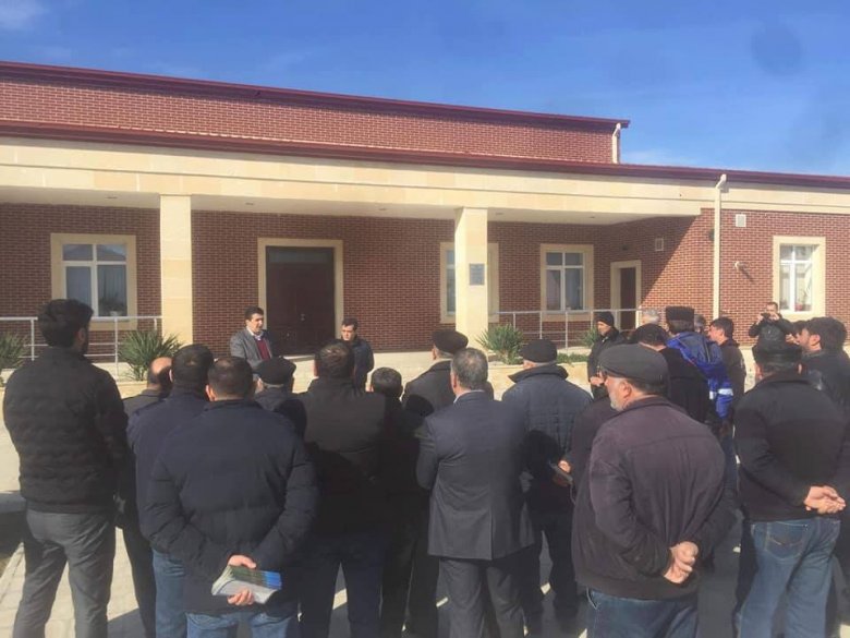 Ağsaqqalların Zaur Məmmədovdan tələbi: “Deputat seçiləndən sonra da camaatın yanında ol” Ağsaqqalların Zaur Məmmədovdan tələbi: “Deputat seçiləndən sonra da camaatın yanında ol”