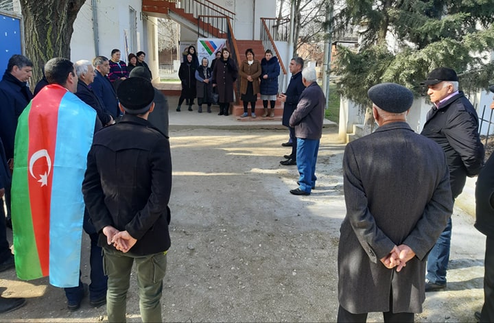 Vüqar Bayramov: “Seçiciləri dinləmədən onların qayğı və istəklərini bilmək mümkün deyil” Vüqar Bayramov: “Seçiciləri dinləmədən onların qayğı və istəklərini bilmək mümkün deyil”