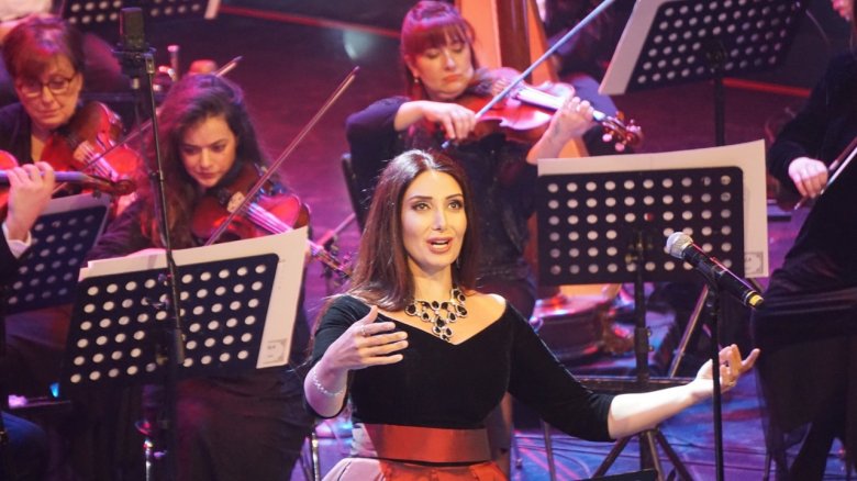 TÜRKSOY-un baş katibi Musiqili Teatrın solistinə mükafat verib