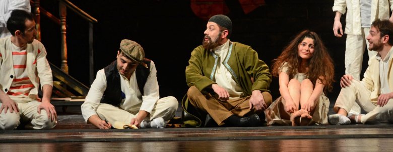 Teatrda “Dəli yığıncağı” olacaq