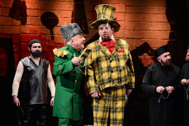 Teatrda “Dəli yığıncağı” olacaq