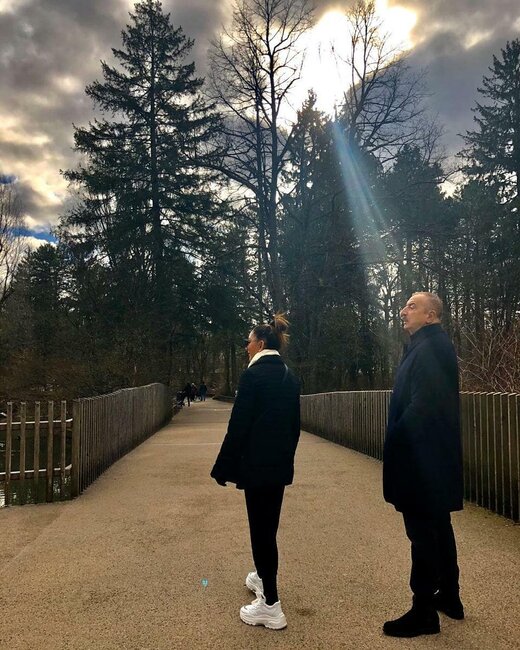 Prezident ailəsi ilə birlikdə Romada şəhər gəzintisində 