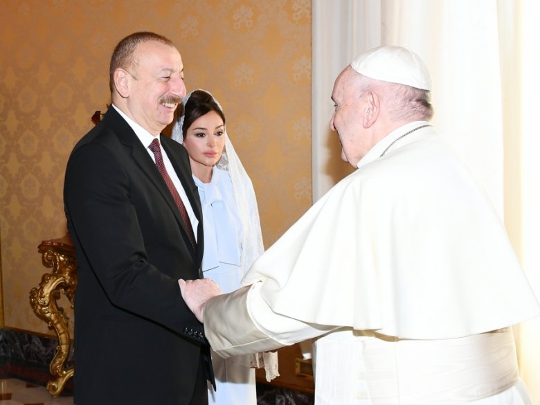 Prezident Müqəddəs Taxt-Tacın dövlət katibi ilə görüşdü - Mehriban Əliyevaya orden verildi