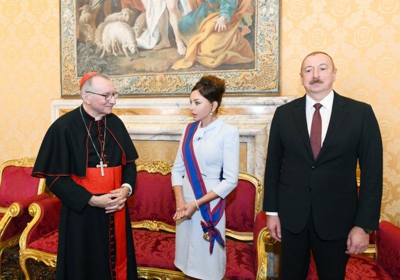 Prezident Müqəddəs Taxt-Tacın dövlət katibi ilə görüşdü - Mehriban Əliyevaya orden verildi