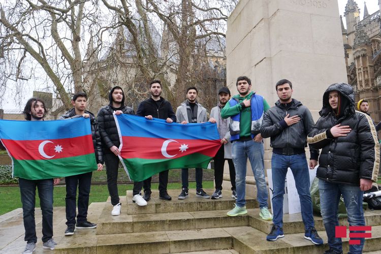 Londonda Xocalı soyqırımının 28-ci ildönümü ilə bağlı yürüş-mitinq keçirilib