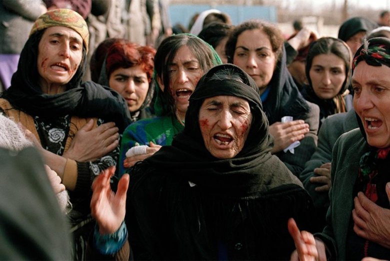 Rusiya mətbuatı Xocalı soyqırımı ilə bağlı dəhşətli fotolar yayıb