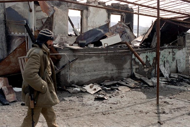 Rusiya mətbuatı Xocalı soyqırımı ilə bağlı dəhşətli fotolar yayıb