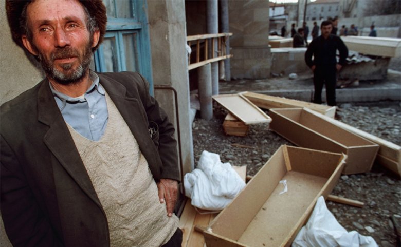 Rusiya mətbuatı Xocalı soyqırımı ilə bağlı dəhşətli fotolar yayıb