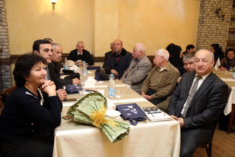 BMT-nin Əhali Fondunun və nazirliyin nümayəndələri pensiyaçılarla görüşüb