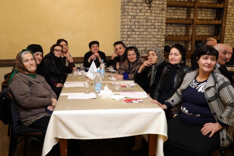 BMT-nin Əhali Fondunun və nazirliyin nümayəndələri pensiyaçılarla görüşüb