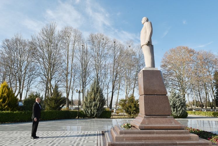 Prezident İlham Əliyev Qazax rayonunda avtomobil yolunun açılışında iştirak edib Prezident İlham Əliyev Qazax rayonunda avtomobil yolunun açılışında iştirak edib
