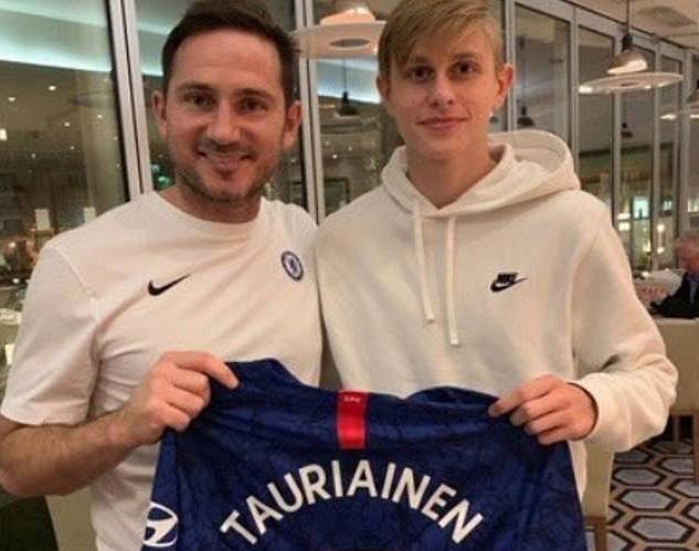 "Çelsi" 16 yaşlı futbolçunu heyətinə daxil edir