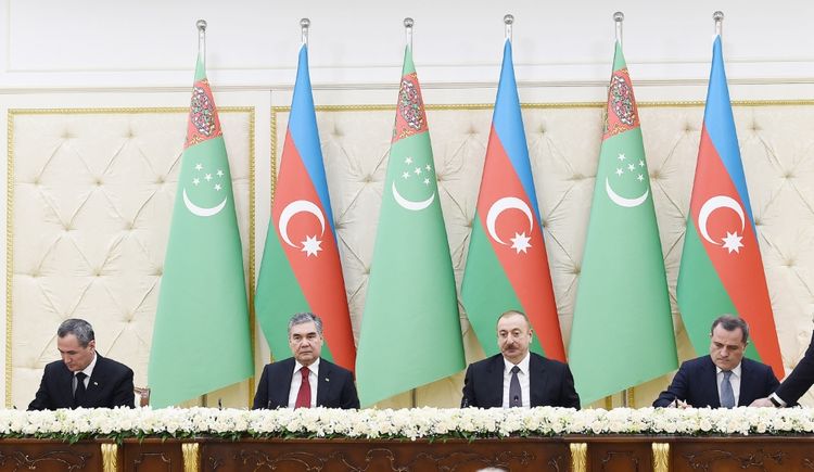 Prezidentlər Azərbaycan ilə Türkmənistan arasında sənədlər imzalayıblar