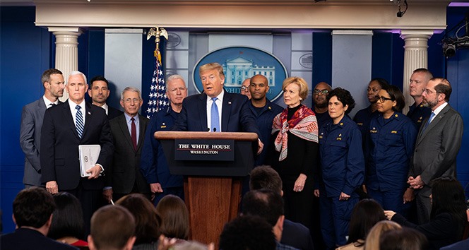 ABŞ prezidenti təhlükədən qorunmaq üçün Milli Mühafizə Qüvvələrini səfərbər etdi ABŞ prezidenti təhlükədən qorunmaq üçün Milli Mühafizə Qüvvələrini səfərbər etdi