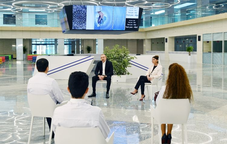 Prezident və xanımı “Yeni klinika”nın açılışında iştirak edib Prezident və xanımı “Yeni klinika”nın açılışında iştirak edib