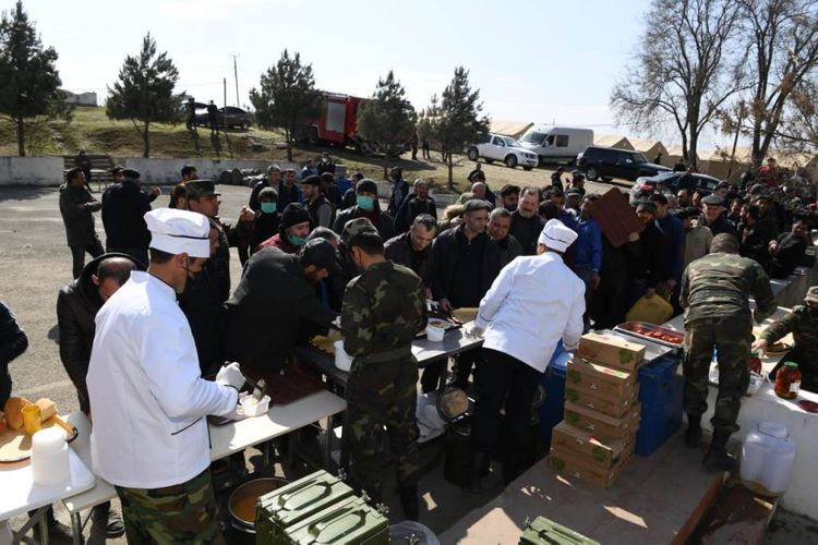 Elçin Quliyev və Kəmaləddin Heydərov karantinə cəlb olun­muş vətəndaşlarla görüşüblər