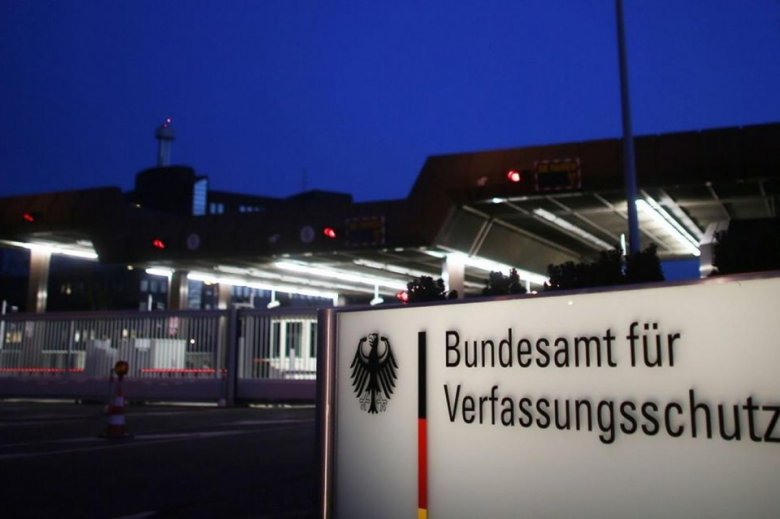 Tərcüməçiyə və həyat yoldaşına qarşı casusluq ittihamı irəli sürülüb