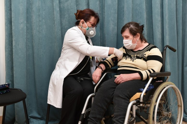 Heydər Əliyev Fondu bir sıra müəssisələrə maska və digər qoruyucu vasitələr verib Heydər Əliyev Fondu bir sıra müəssisələrə maska və digər qoruyucu vasitələr verib