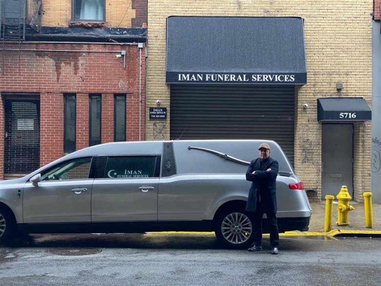 Dəfn şirkəti: “Qəbirstanlığa 10-dan artıq insan buraxmırıq” Dəfn şirkəti: “Qəbirstanlığa 10-dan artıq insan buraxmırıq”