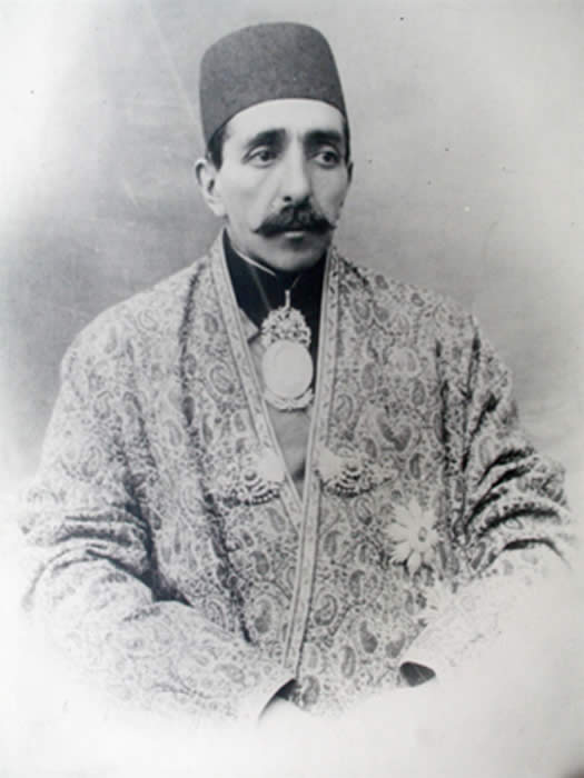 Məhəmmədsadıq mirzə Müəzzi - Çevik siyasətin memarı