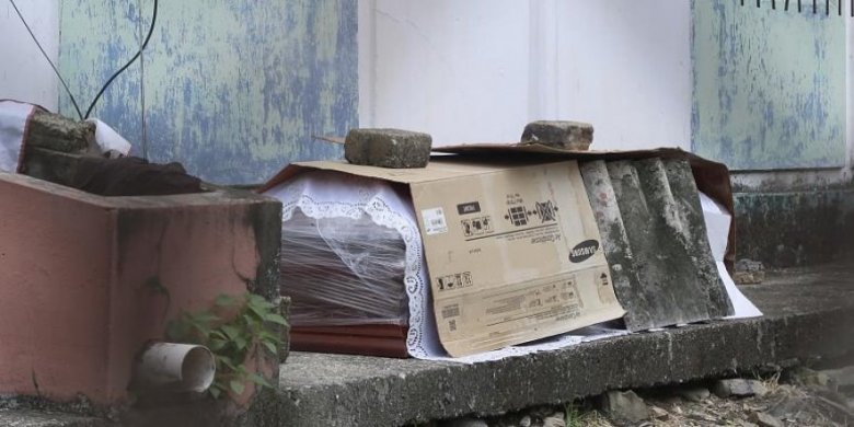 Ekvadorda karonavirusdan ölənlərin cəsədləri küçələrdə qalıb: üç nazir istefa verib Ekvadorda karonavirusdan ölənlərin cəsədləri küçələrdə qalıb: üç nazir istefa verib