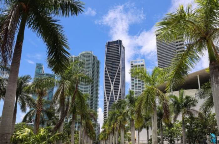 Əfsanəvi futbolçu Mayamidə mənzil aldı